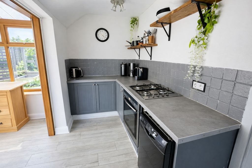 Property photo 3 of 8 Photo 3