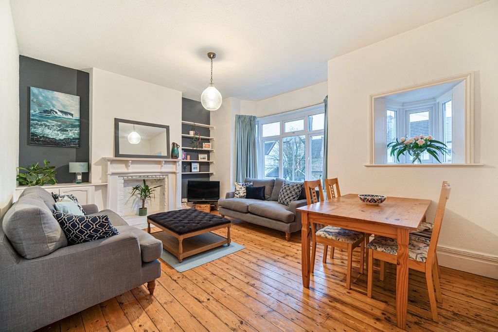 Property photo 2 of 9 Picture No. 12