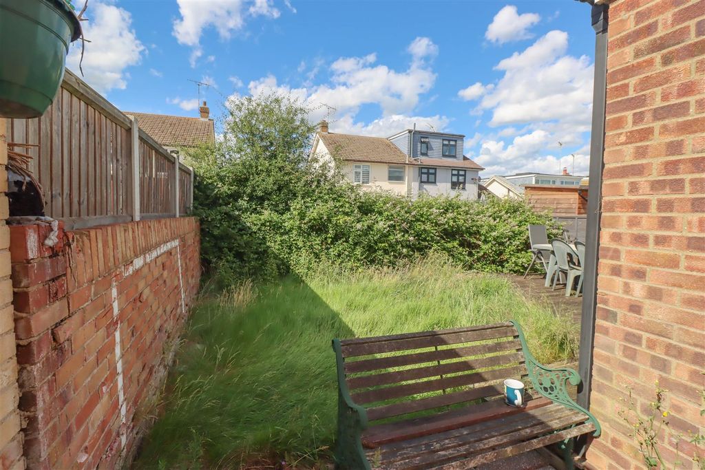Property photo 2 of 4 16 Mapleleaf Gardens Rear Gardens.Jpg