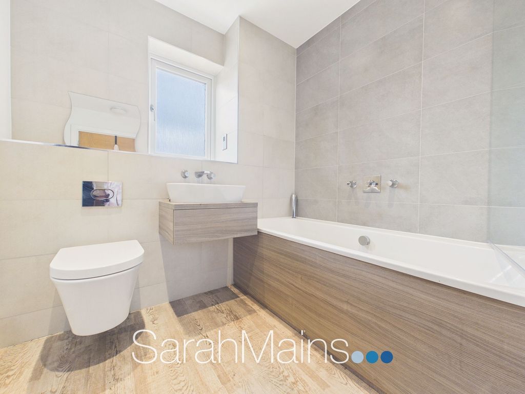Property photo 3 of 15 Bathroom
