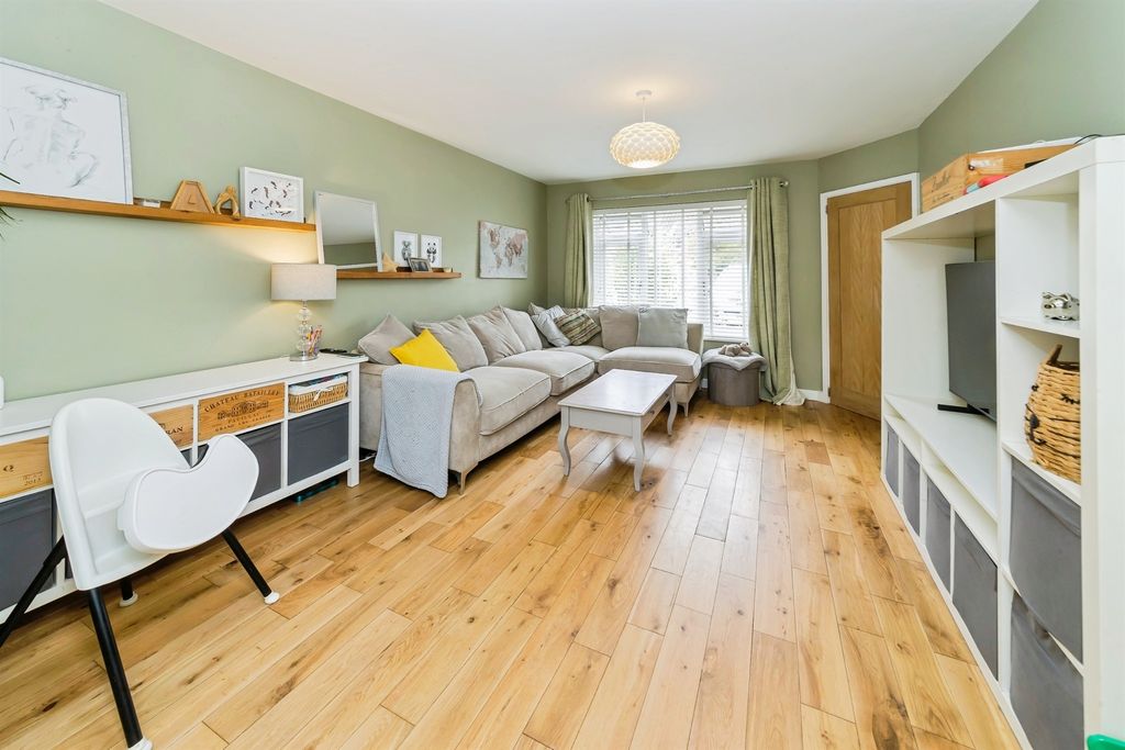 Property photo 3 of 17