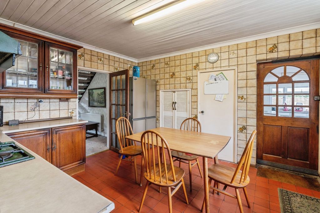 Property photo 3 of 17 Kitchen Diner