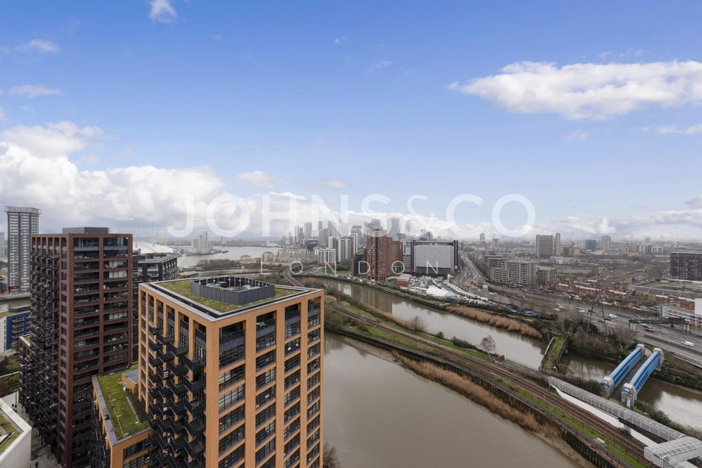 Property photo 3 of 11