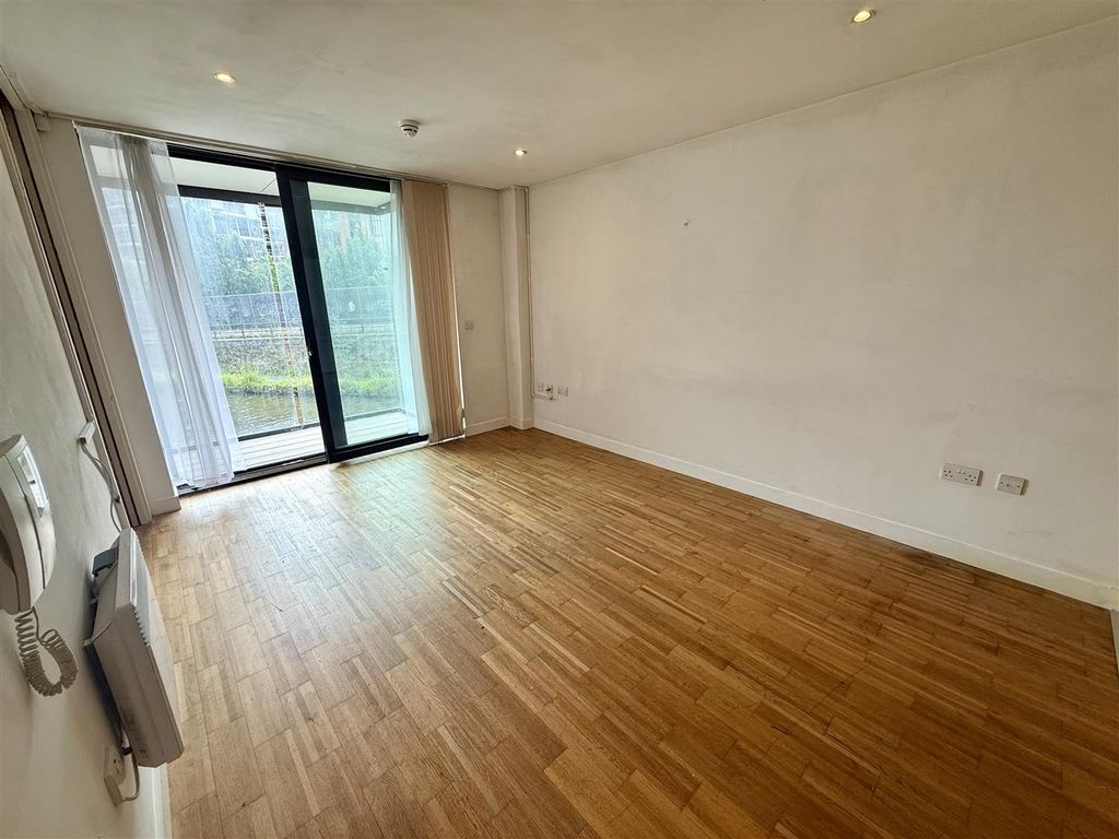 Property photo 3 of 23