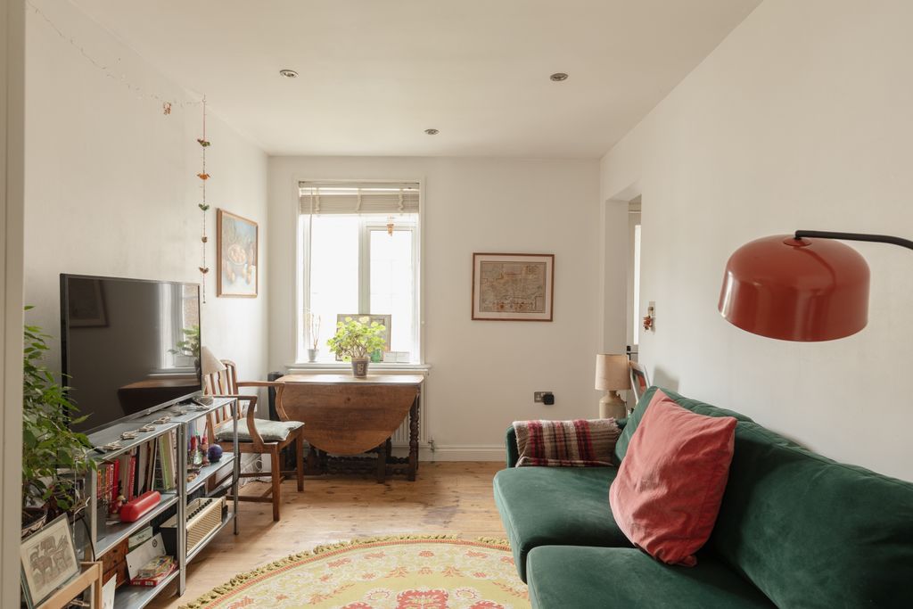 Property photo 2 of 18