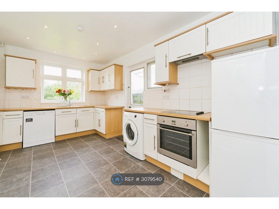 Property photo 3 of 15 Kitchen/Diner