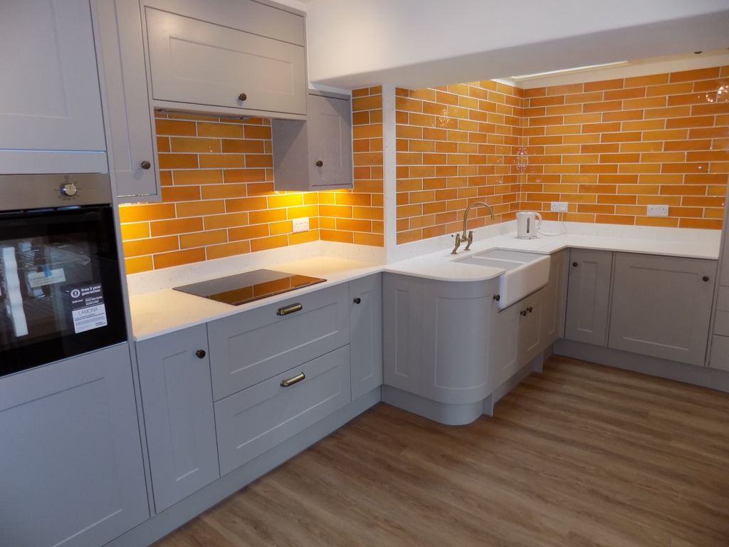 Property photo 2 of 6 Kitchen 1