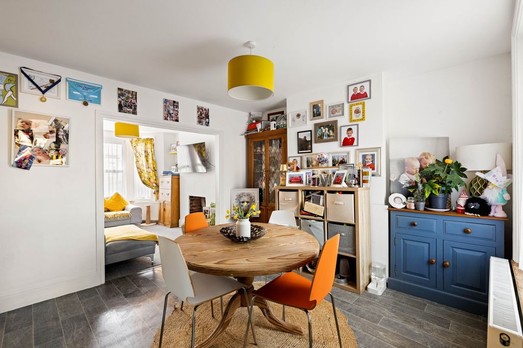 Property photo 3 of 11