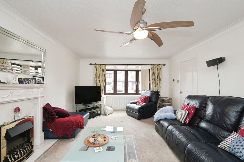 Property photo 2 of 13