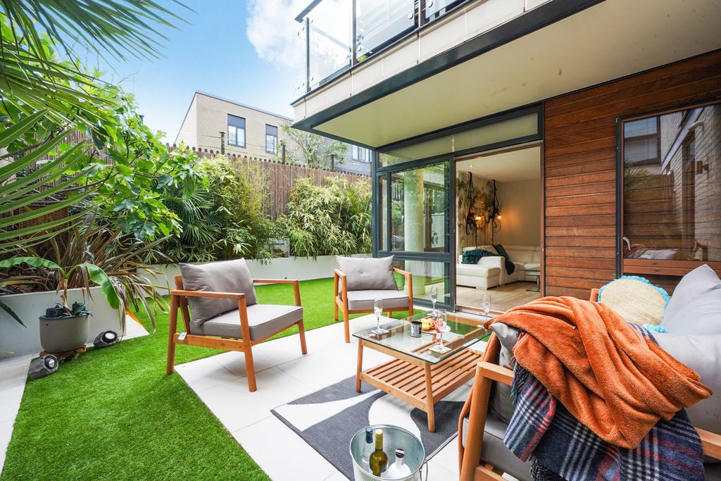 Property photo 1 of 22