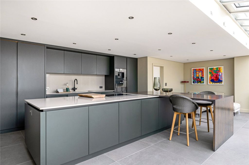 Property photo 2 of 22 Kitchen