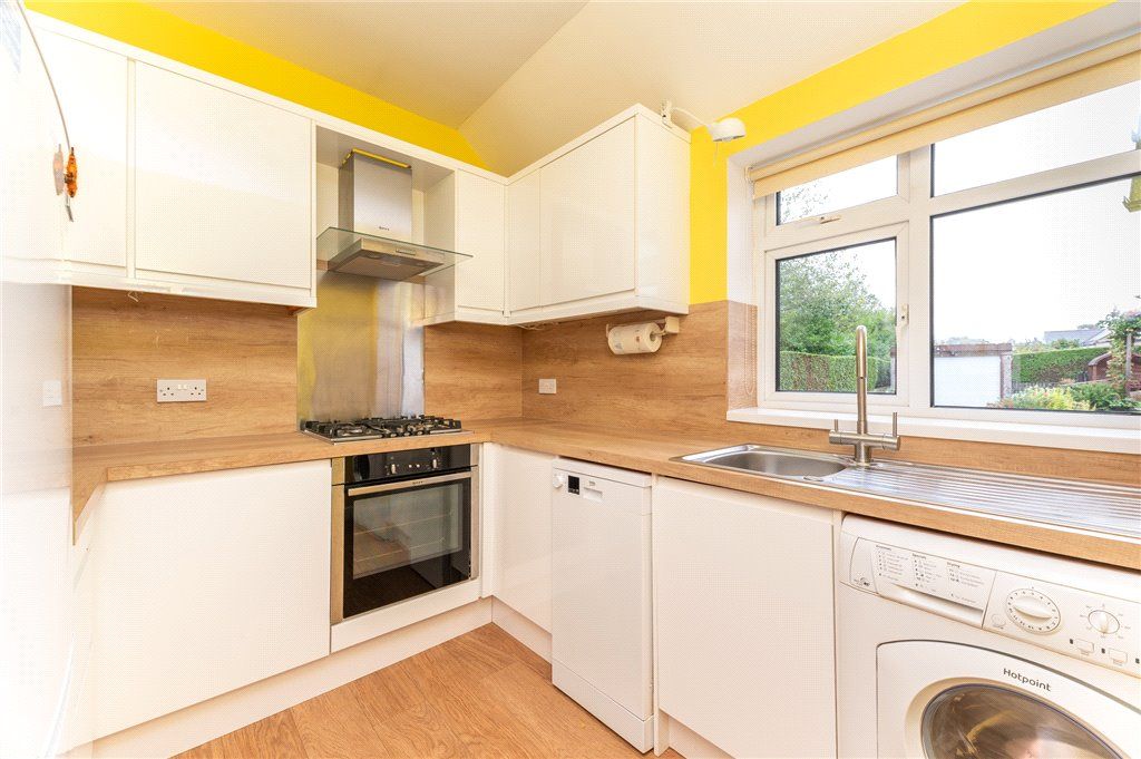 Property photo 3 of 26 Kitchen