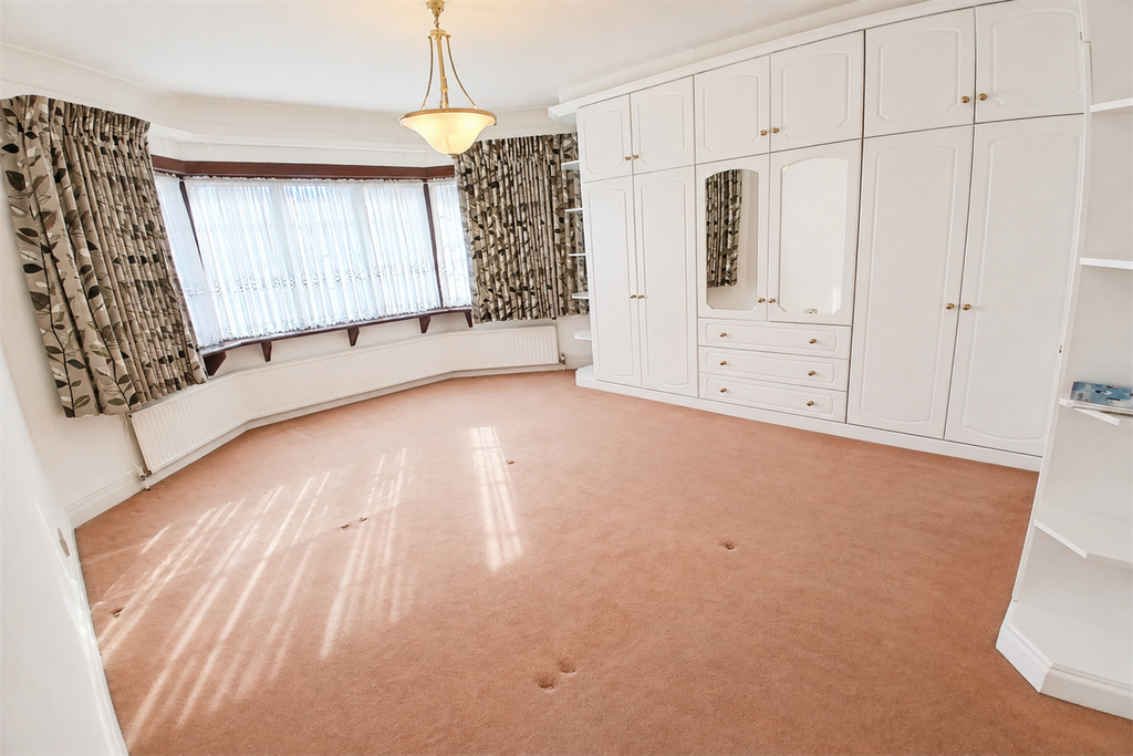 Property photo 2 of 8 (Main)