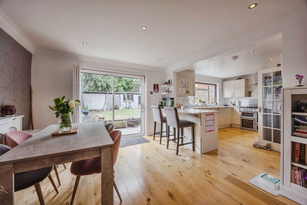 Property photo 2 of 22 Pbox-Img.Jpg