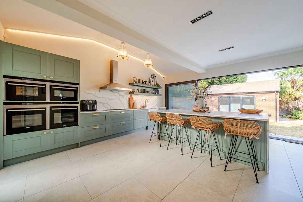 Property photo 2 of 13 1-6A916079462cd-1...