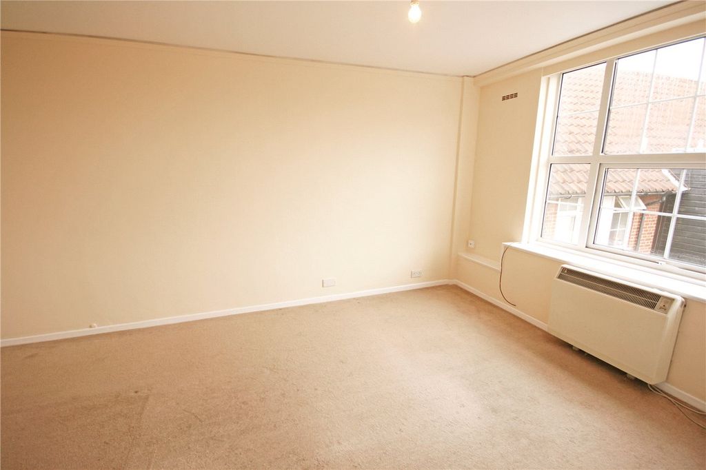 Property photo 2 of 6 Studio Room