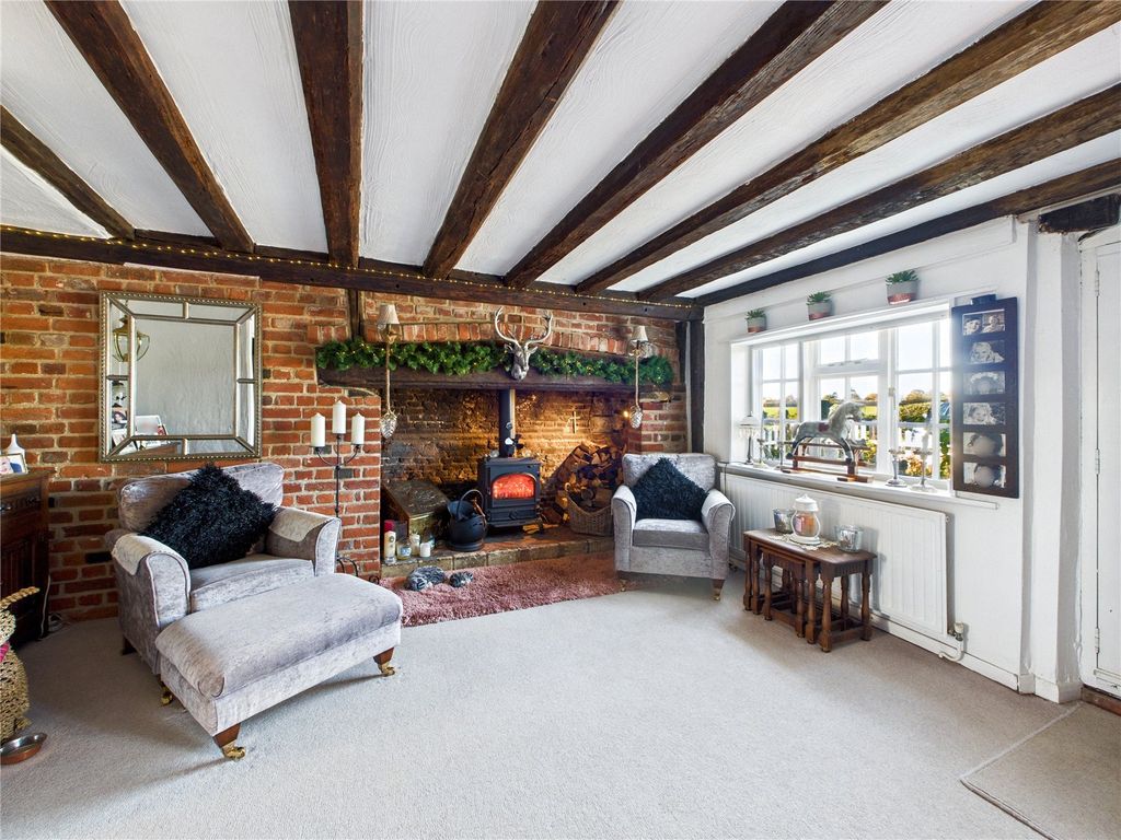 Property photo 2 of 26 Lounge