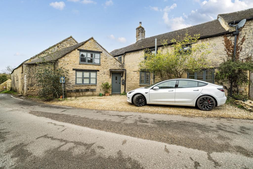 Property photo 1 of 21 External