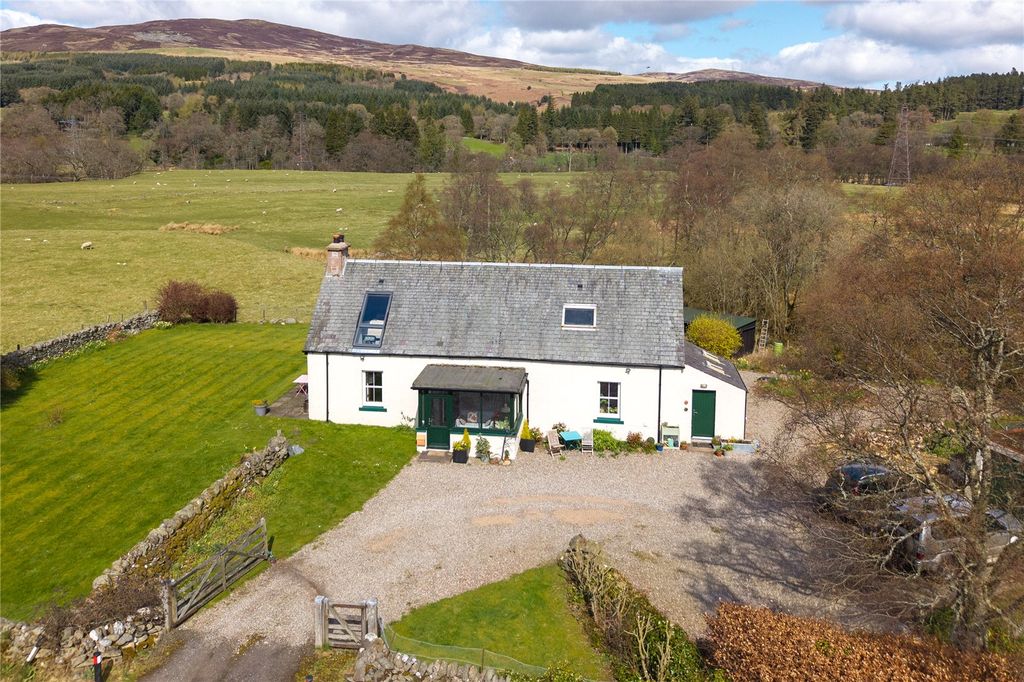 Property photo 1 of 31 Aerial