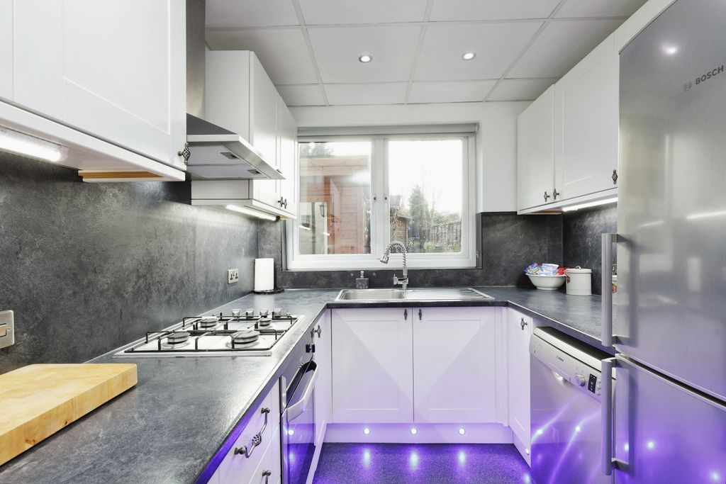 Property photo 2 of 15 Kitchen