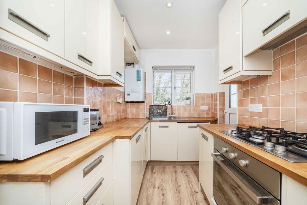 Property photo 3 of 4