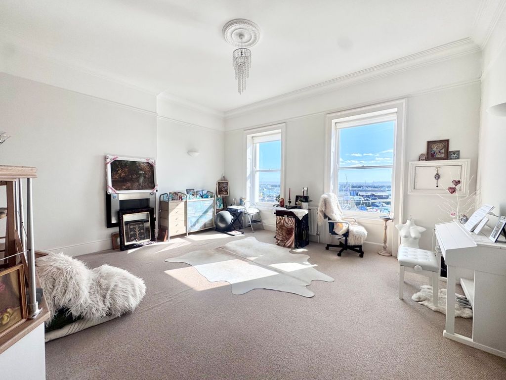 Property photo 2 of 10 Picture 2