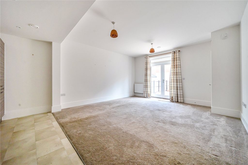 Property photo 3 of 12 Picture No. 27