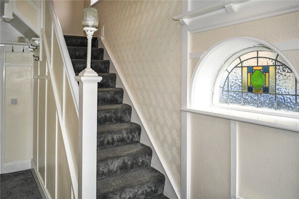 Property photo 2 of 11 Entrance Hall