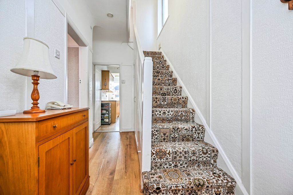 Property photo 2 of 11 Photo