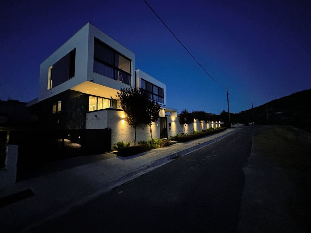 Property photo 3 of 22