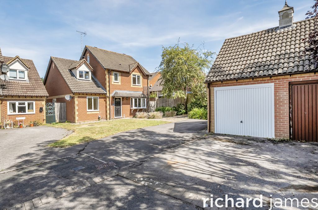 Property photo 1 of 17 Fd96Fb73934B48d7A913Ac5F2Bc636Eb