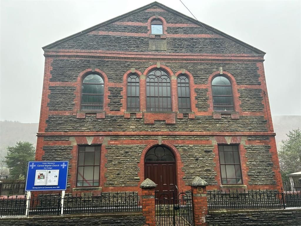 Property photo 1 of 8