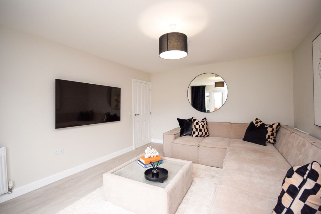 Property photo 3 of 32