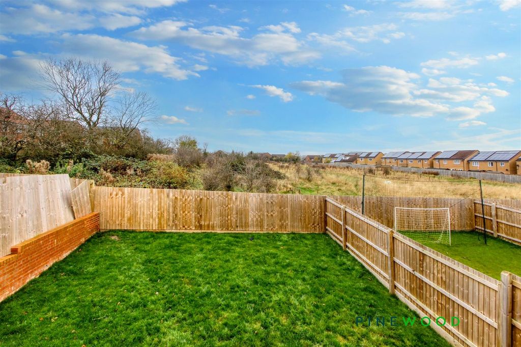 Property photo 2 of 28 Rear Garden - Views