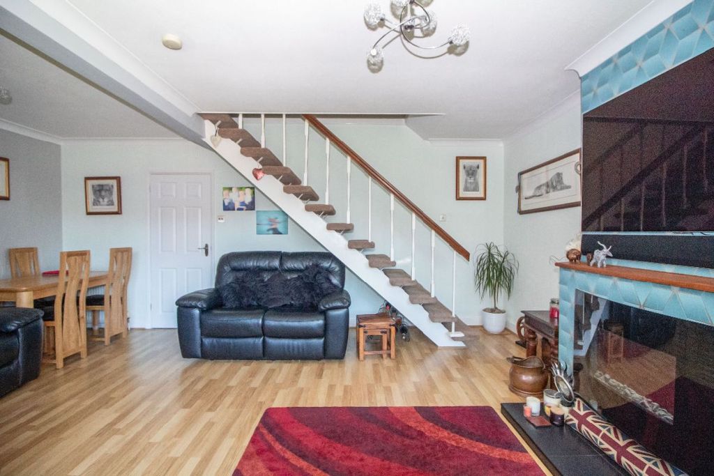 Property photo 3 of 21