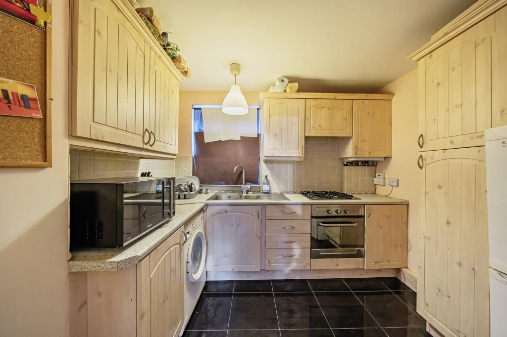 Property photo 3 of 14 Kitchen