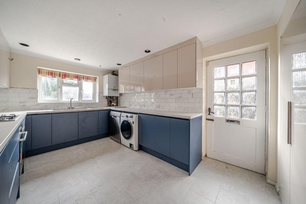 Property photo 2 of 22