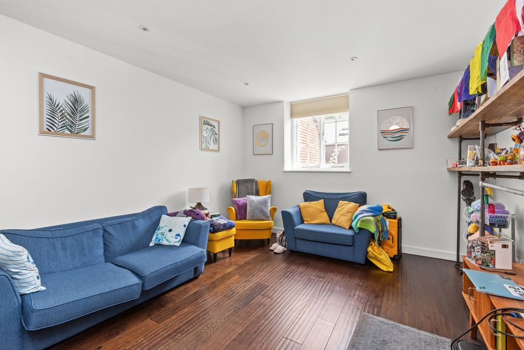 Property photo 3 of 12 4306905