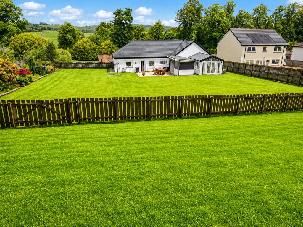 Property photo 2 of 35 Picture No. 38