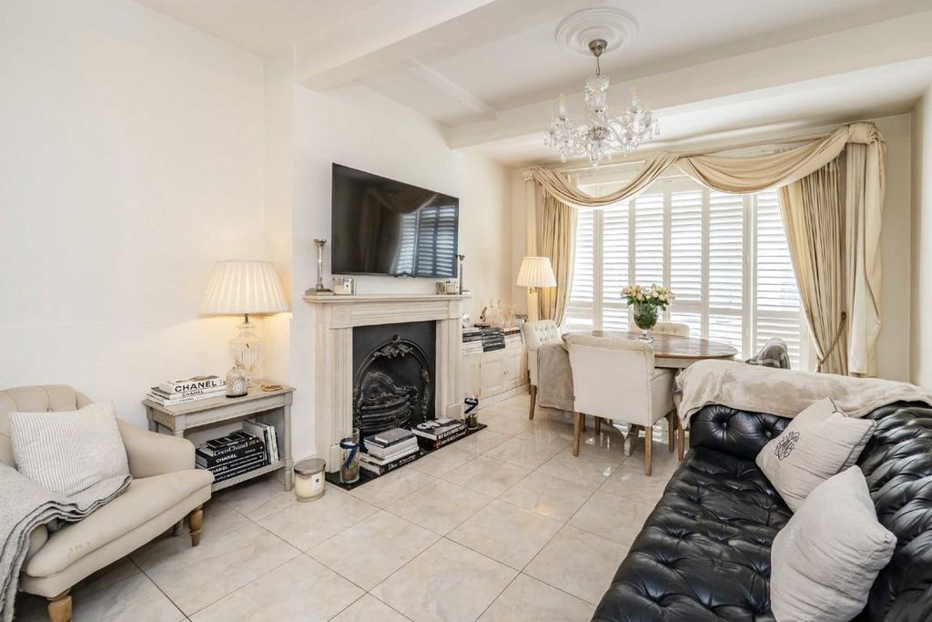 Property photo 2 of 6