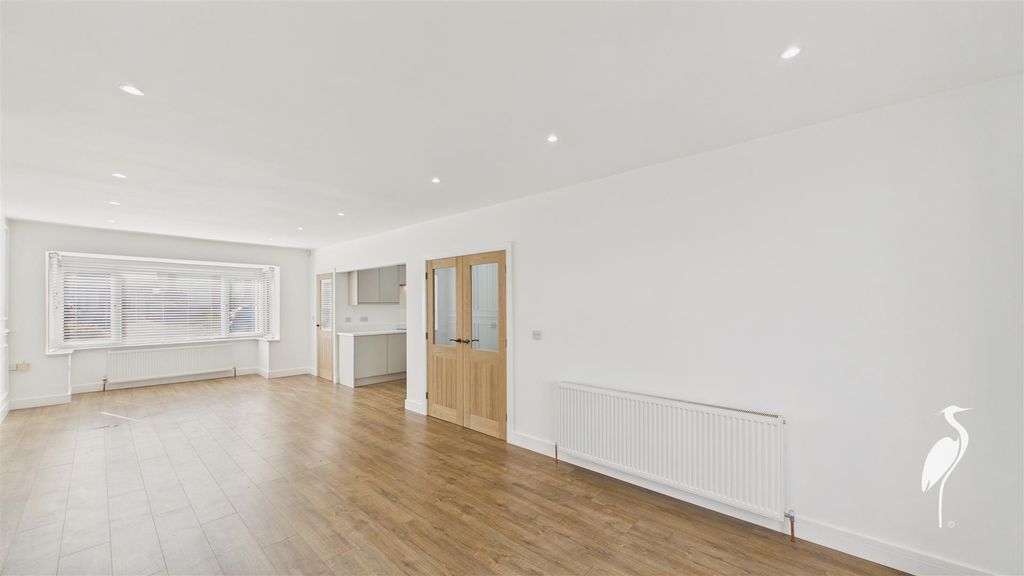 Property photo 3 of 18 Lounge/Dining Area