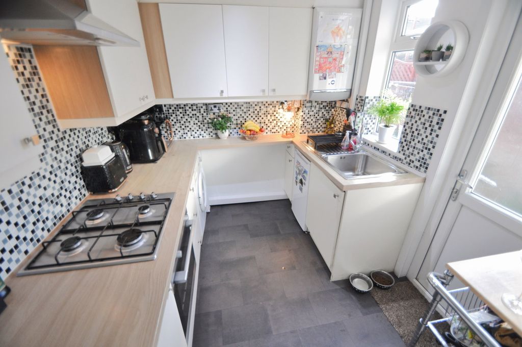 Property photo 3 of 27