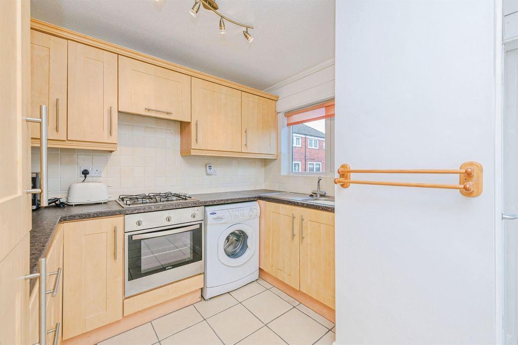 Property photo 2 of 17