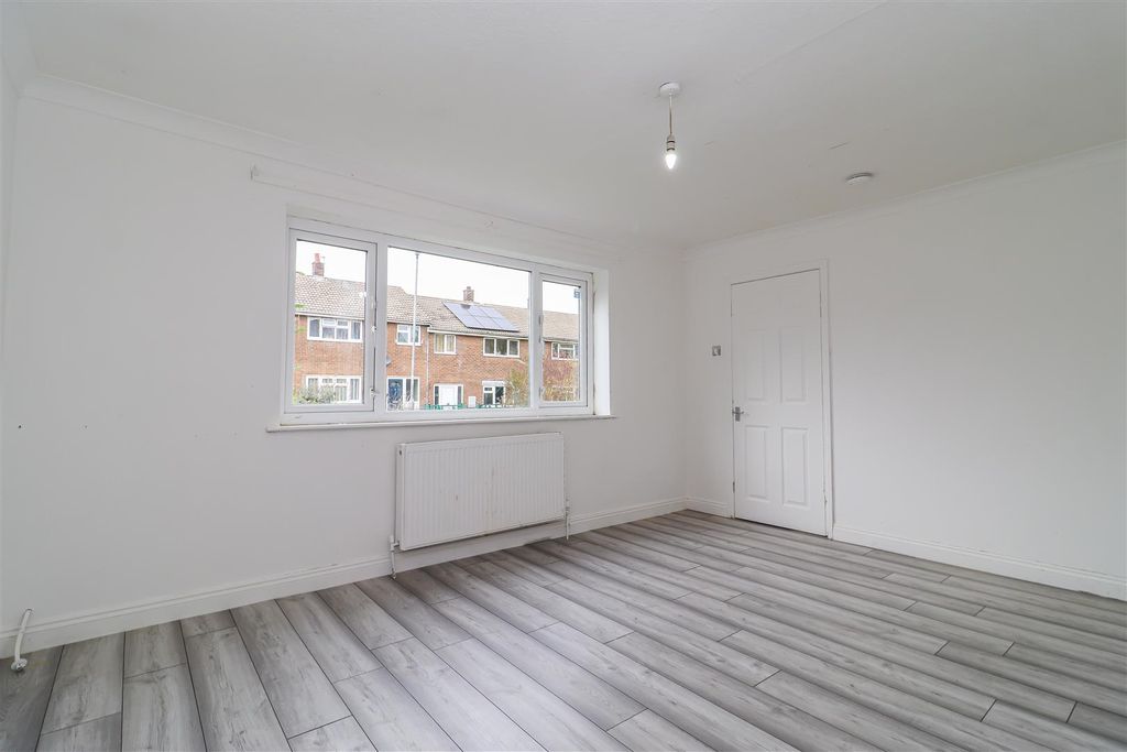 Property photo 2 of 8 Living Room