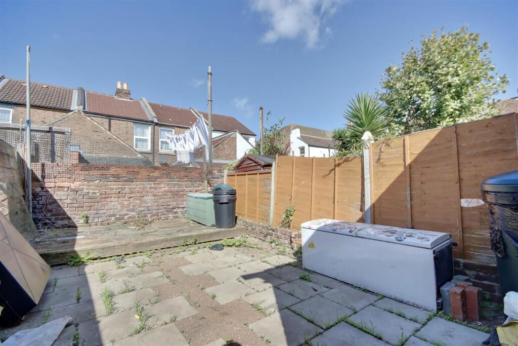 Property photo 2 of 11