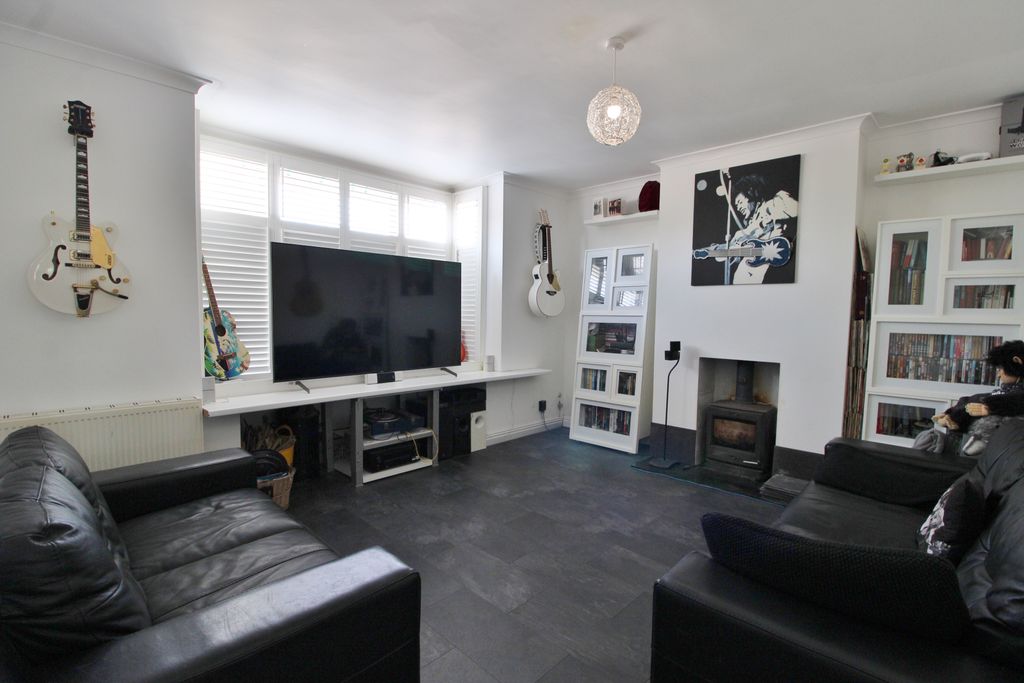 Property photo 2 of 22