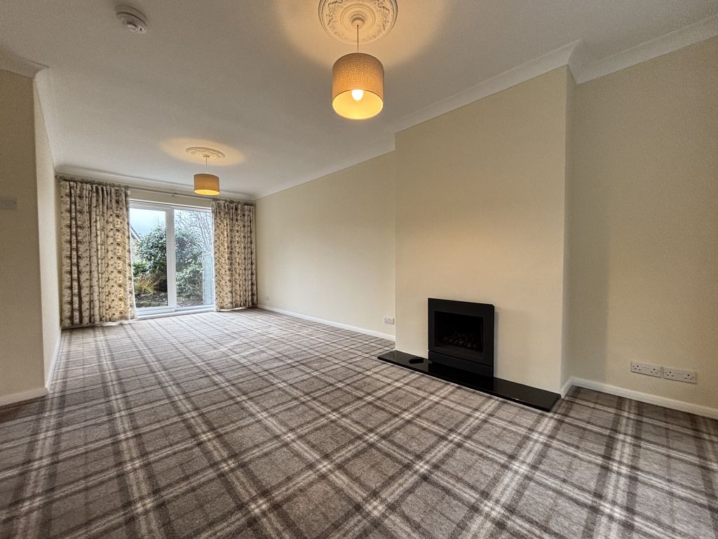 Property photo 2 of 8 Sitting Room