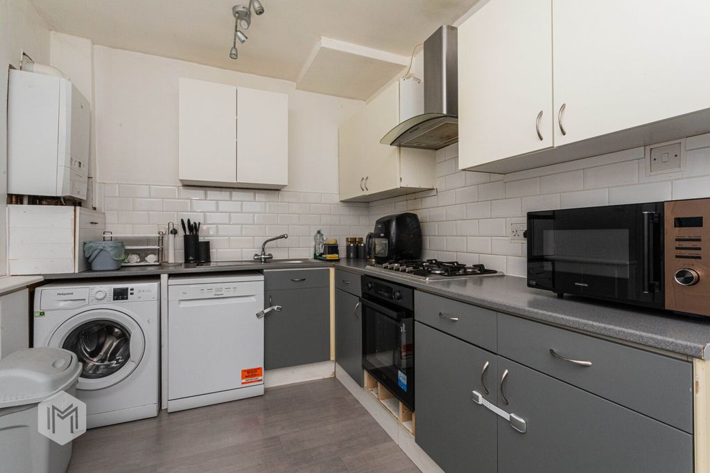 Property photo 2 of 21 Picture No. 15