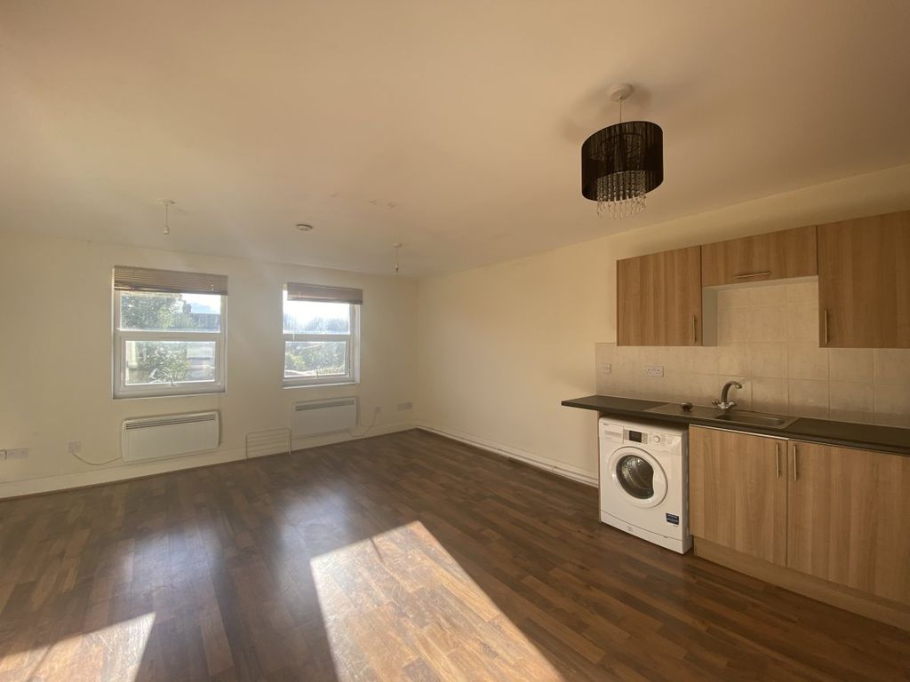 Property photo 2 of 6