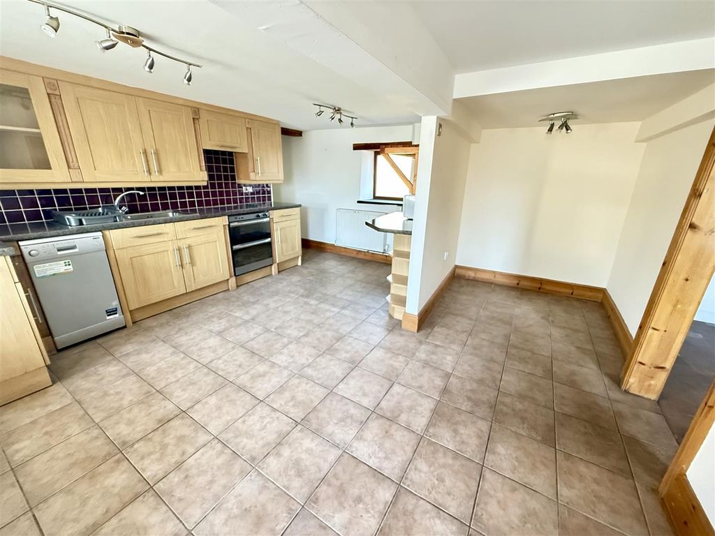 Property photo 2 of 27 Kitchen/Diner